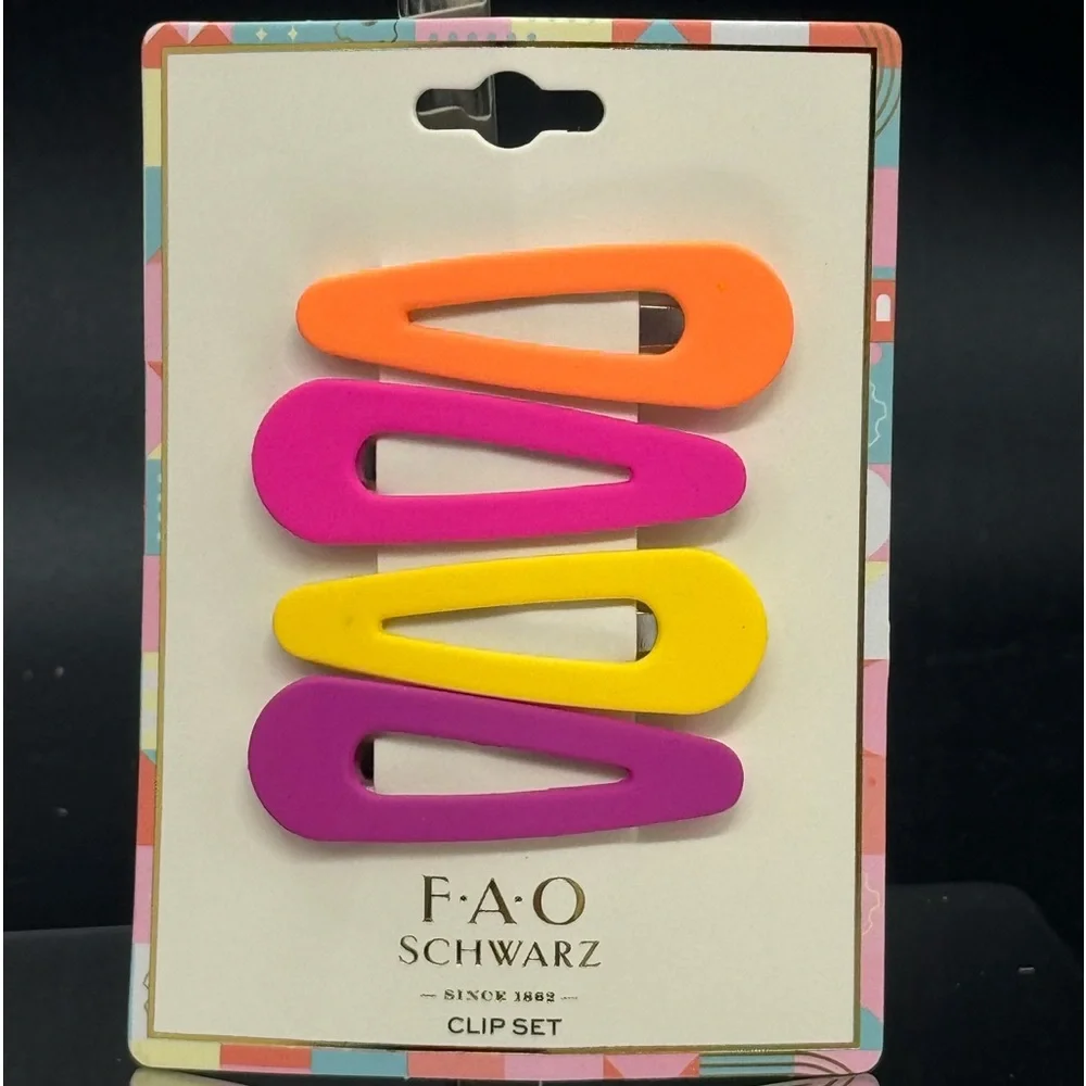 FAO SCHWARTZ Set Of 4 Girl’s Hair Clips